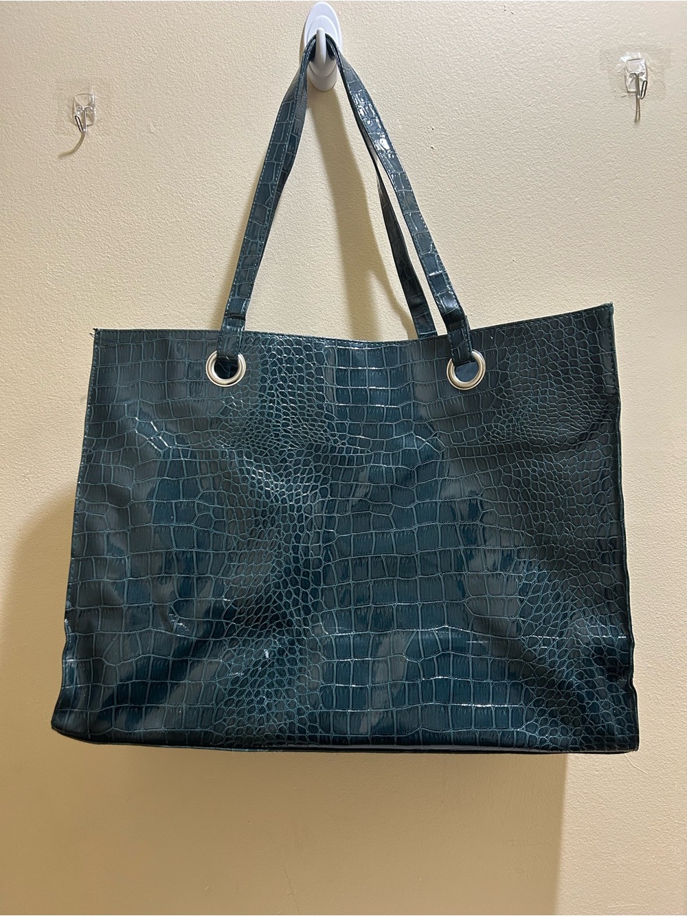 Croc-Embossed Teal Tote Bag - Women's Carryall